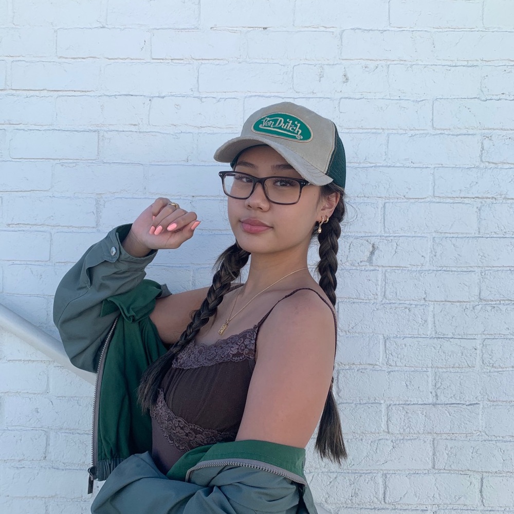 Meet your Posher, Camille